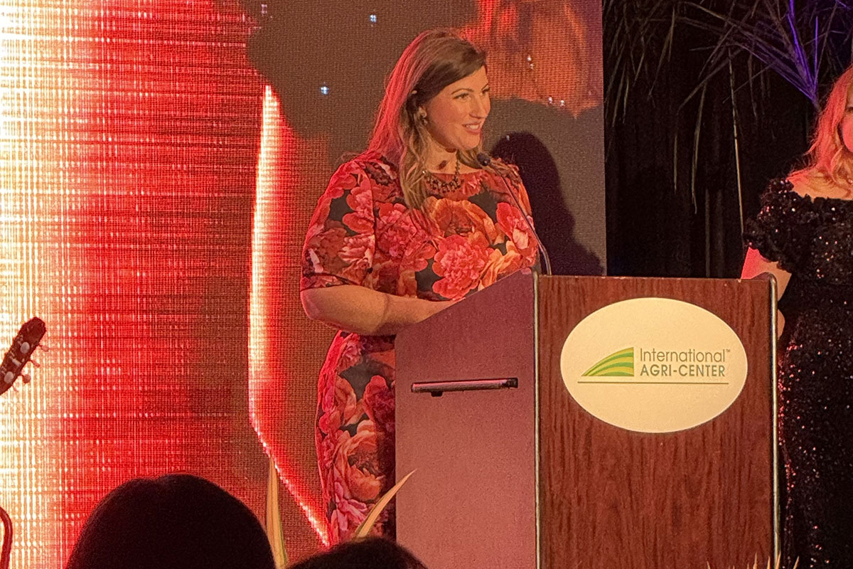 A Champion of Philanthropy: Lauren Day Named “Woman of the Year” 